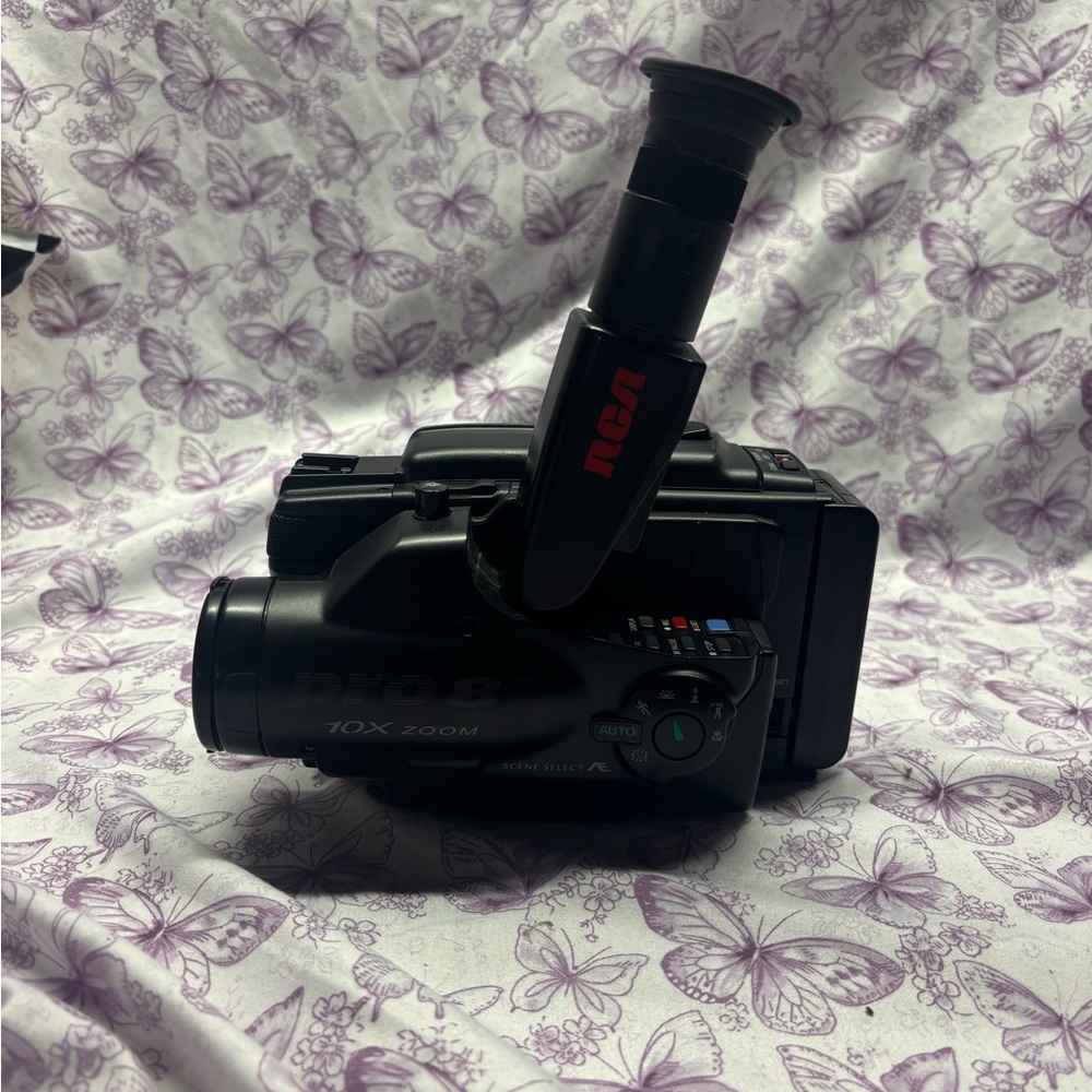 Vintage RCA Autofocus Video Camera - Picture 3 of 7